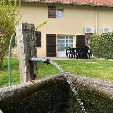 Aux Trois